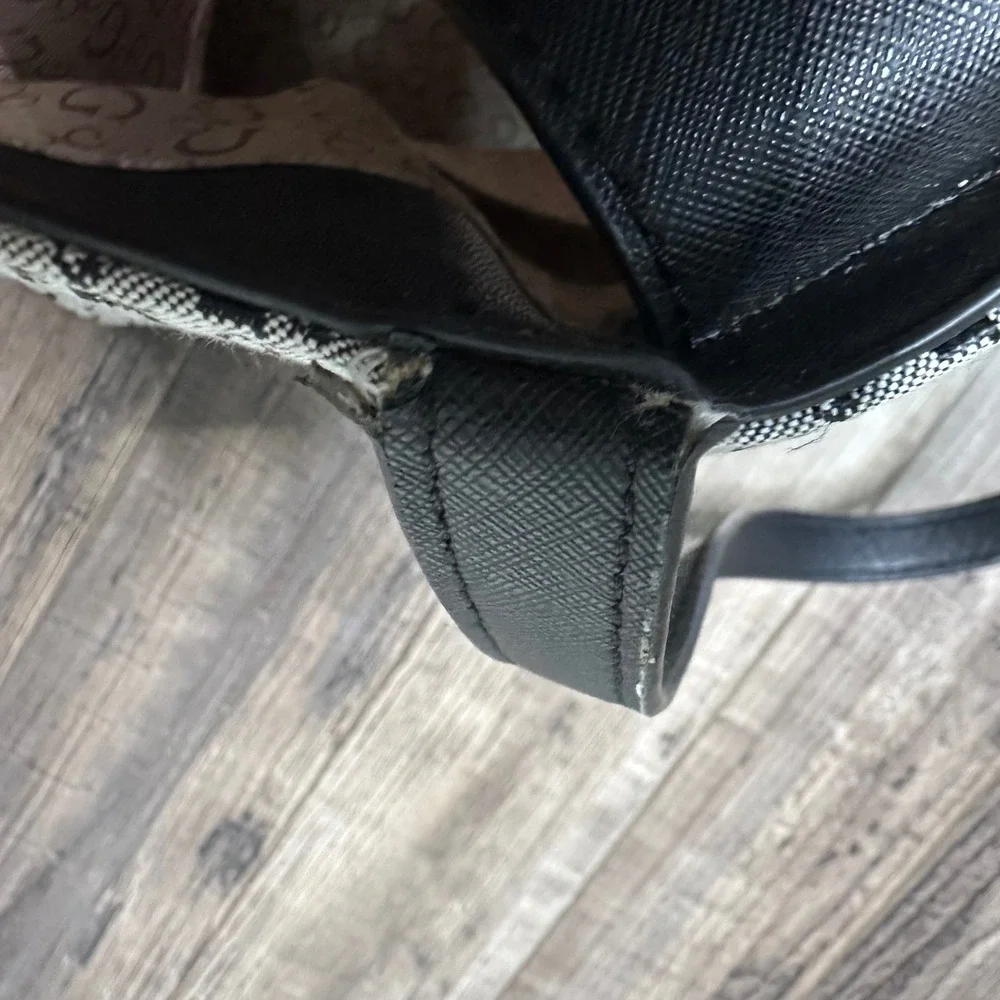 GUESS Tote Bag‎ G Logo Print Black Straps With Matching Pouch